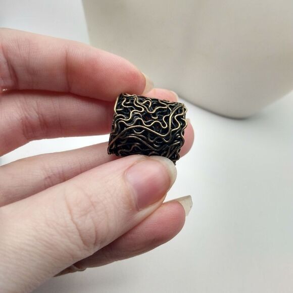 Gothic wire charm or pendant for necklace - Picture 3 of 4